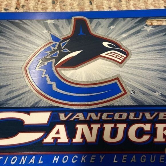 NWT NHL VANCOUVER CANUCKS LICENSE PLATE - Picture 4 of 8